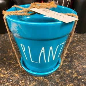 RAE DUNN blue ‘Plant’ planter!!
